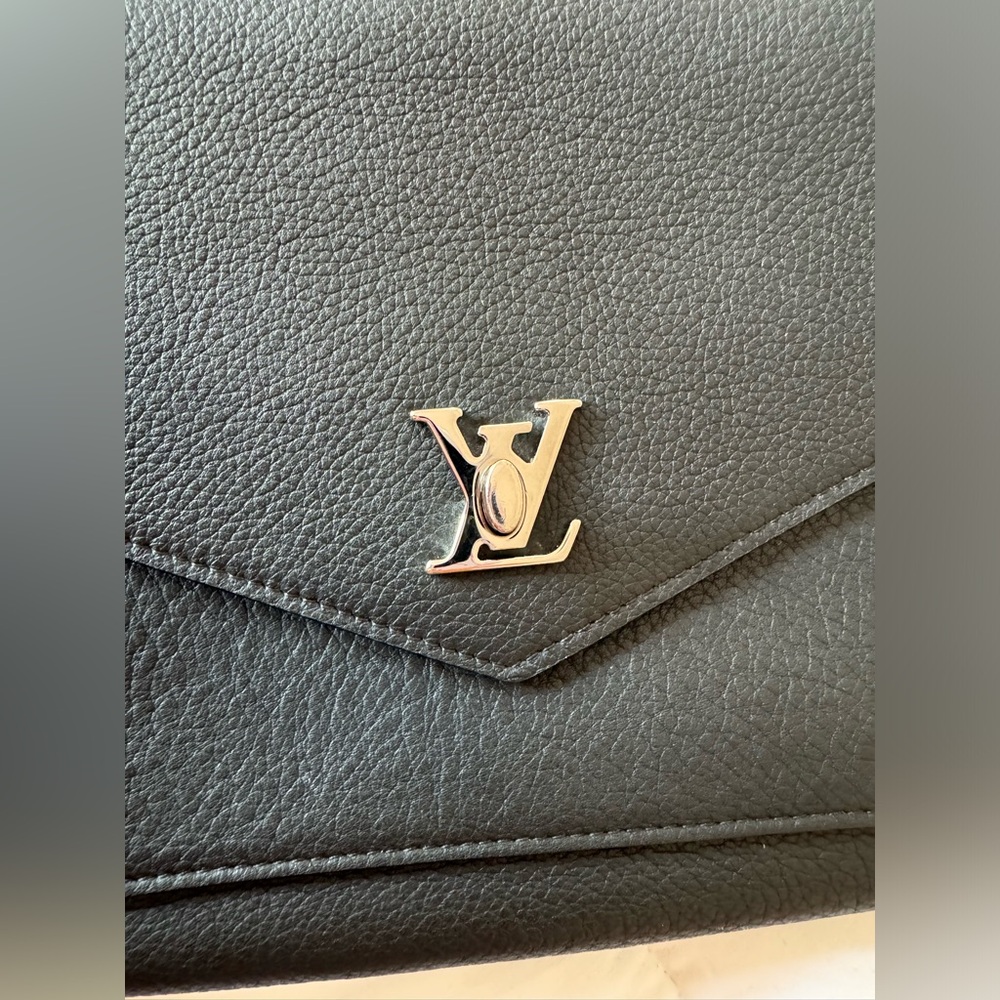 Louis Vuitton Mylockme Pochette Noir Chain Shoulder Crossbody Wristlet Clutch - Picture 11 of 16
